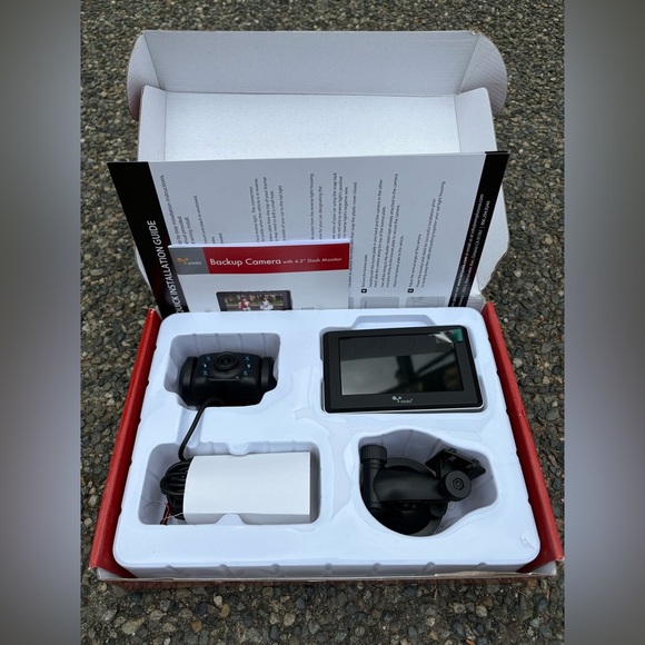 NEW IN BOX, yada Backup Camera with 4.3" Monitor, excellent new condition - Picture 1 of 2